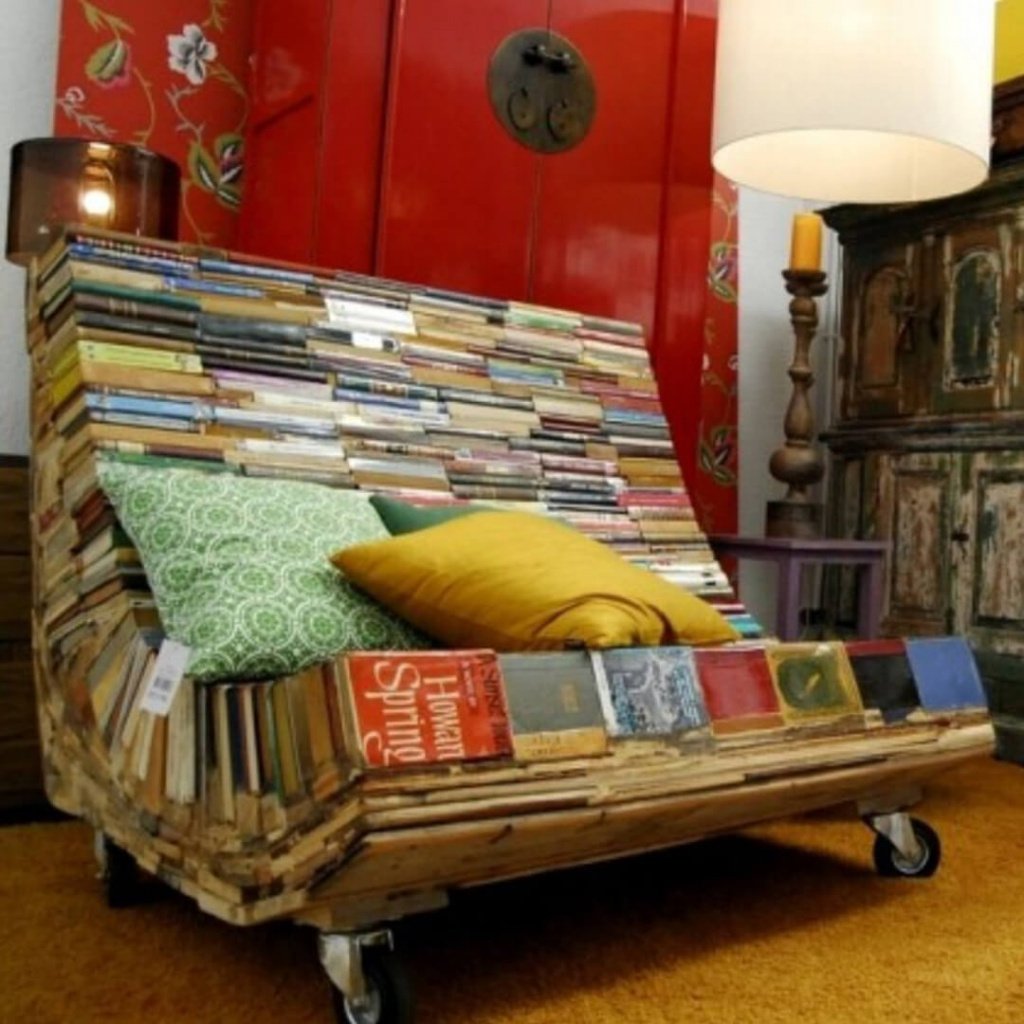 Кресло из книг.jpg