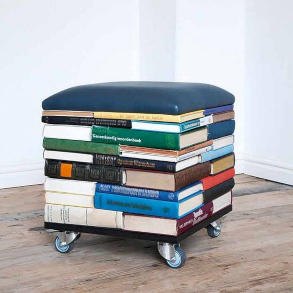 Тумба из книг.jpg